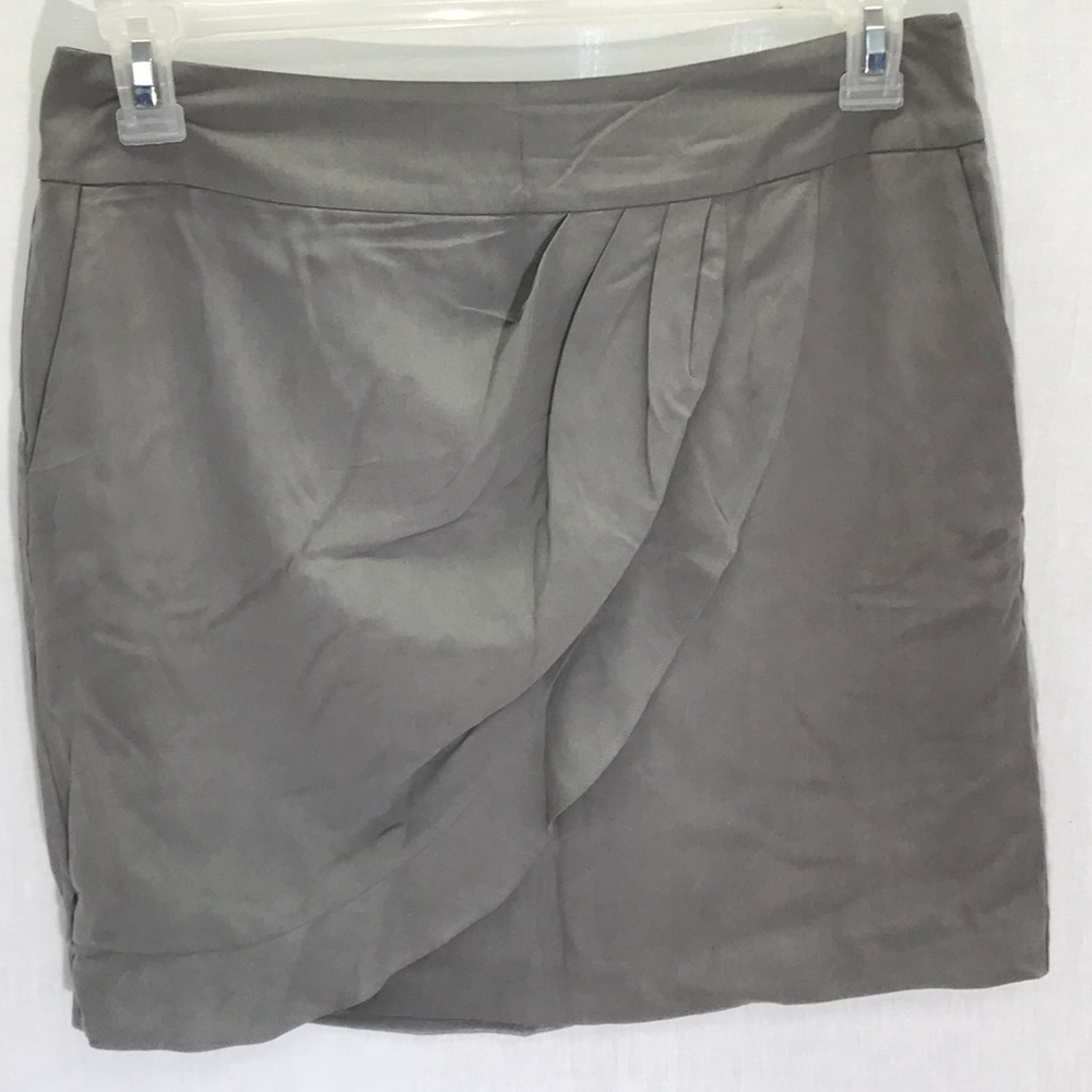 Super cute grey skirt